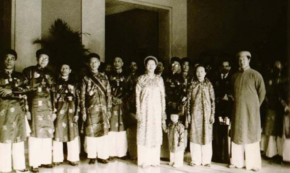 Nhìn lại lịch sử chiếc áo dài Việt Nam