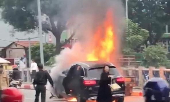 Tạm giam nữ tài xế lái ô tô Mecerdes tông 3 người ở Cầu Giấy, Hà Nội