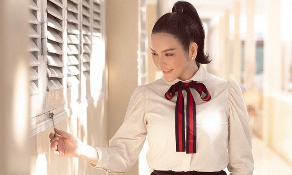 Lý Nhã Kỳ tặng trường cũ 500 triệu, thầy cô và bạn bè nói gì?