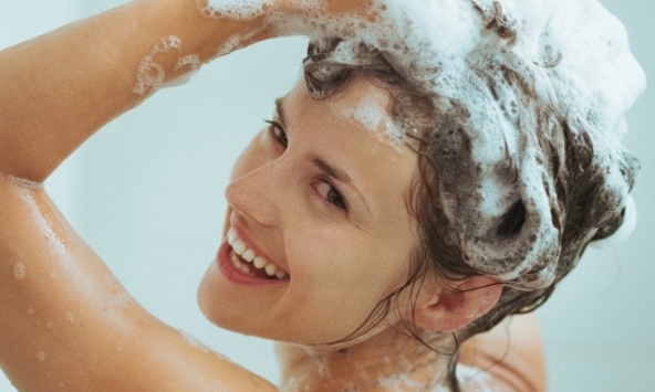 Học cách gội đầu đúng cách từ chuyên gia