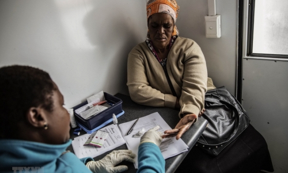 Nam Phi ra mắt thuốc điều trị HIV/AIDS