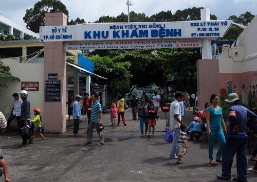 Kẻ ngáo đá tấn công nhiều trẻ em ở Sài Gòn