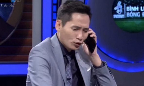 BTV Quốc Khánh bị ném đá khi  gọi điện cho Văn Lâm sang bắt SEA Games