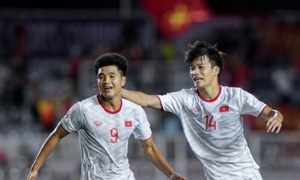 HLV Ahmad Singapore: 'Tôi nghĩ Việt Nam sẽ thắng Thái Lan'