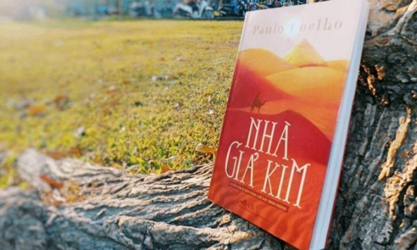 “Nhà giả kim” của Paulo Coelho - vượt qua sợ hãi để sống với ước mơ