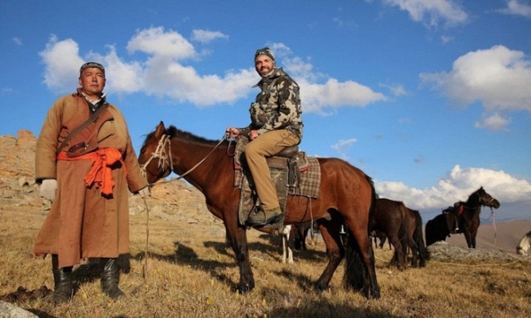 Con trai của Tổng thống Trump bị lên án vì nghi bắn thú quý hiếm ở Mông Cổ