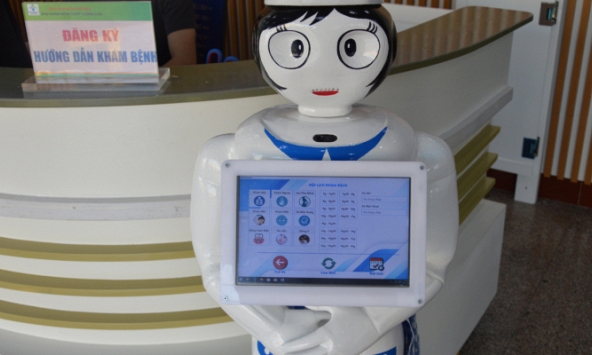 Bạn có muốn được Robot cô Tấm đón tiếp và hướng dẫn khi đến bệnh viện?