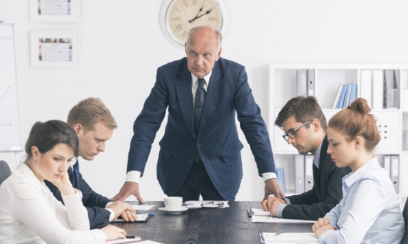 Năm 2021: Nếu sếp xúc phạm, quấy rối, nhân viên có quyền nghỉ không thông báo