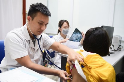 Bệnh nhân nhập viện tăng cao do ô nhiễm không khí và sương mù