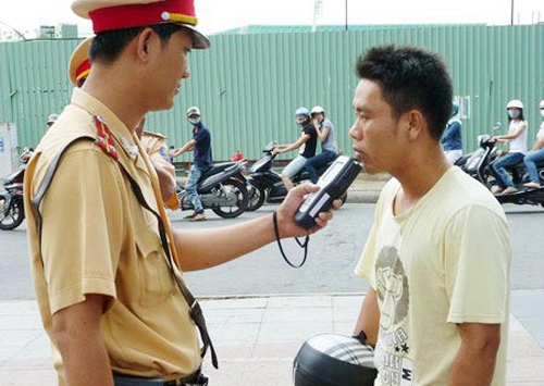 Từ 1/1/2020,  cấm toàn bộ hành vi điều khiển phương tiện giao thông khi sử dụng rượu bia