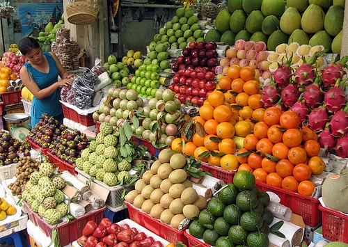 Chưa tết, trái cây đã tăng giá mạnh 