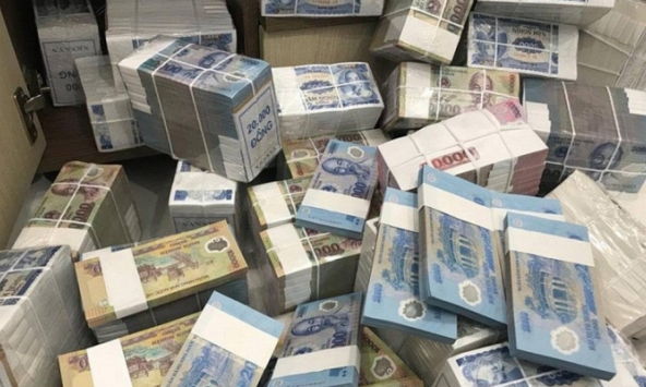 Dịch vụ đổi tiền lẻ tăng với mức phí trên trời