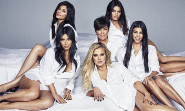Nhà Kardashian-Jenner trở thành thế lực có ảnh hưởng nhất thập niên 2010 như thế nào?