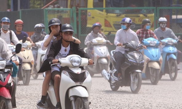 Không khí ở Hà Nội tiếp tục bị ô nhiễm, tại TPHCM đã được cải thiện