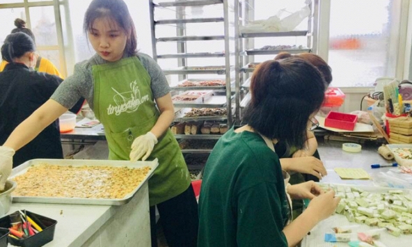 Cận Tết, bánh kẹo handmade bội thu