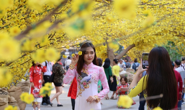 Phố ông đồ ở Sài Gòn nhộn nhịp ngày giáp Tết