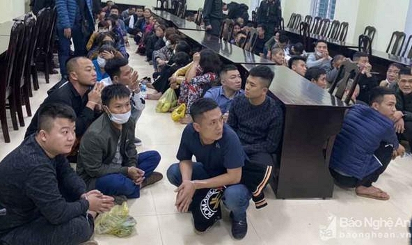 Phá sới bạc “khủng” bắt giữ 101 đối tượng nam nữ