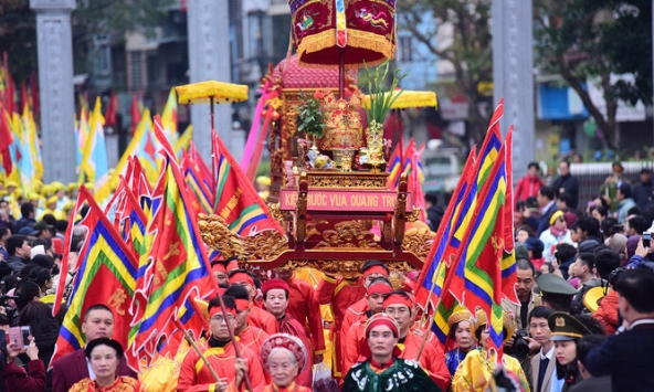 Thủ tướng yêu cầu tạm dừng các lễ hội chưa khai mạc