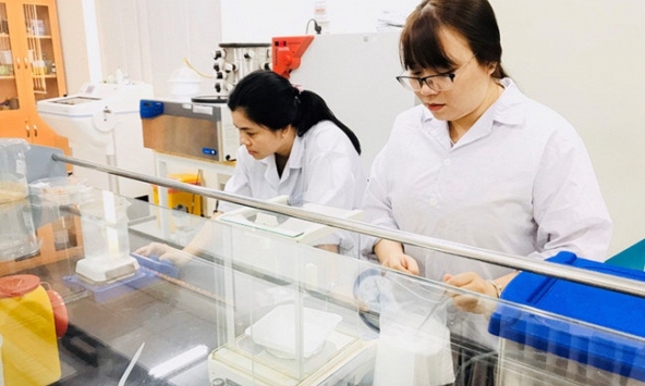 Việt Nam nghiên cứu thành công sản phẩm thuốc xịt hạn chế virus corona