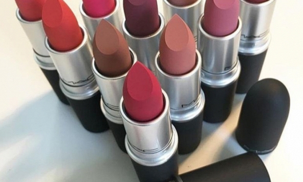 Thử đồ trang điểm ... qua mạng 