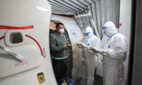 Thêm một trường hợp tử vong do virus corona ngoài đại lục Trung Quốc 