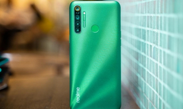 Sắm điện thoại làm quà Valentine cho nàng