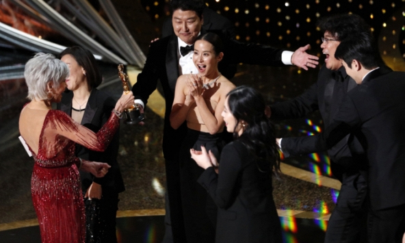 Oscar 2020: 'Parasite' trở thành bộ phim đầu tiên của châu Á chiến thắng giải phim hay nhất