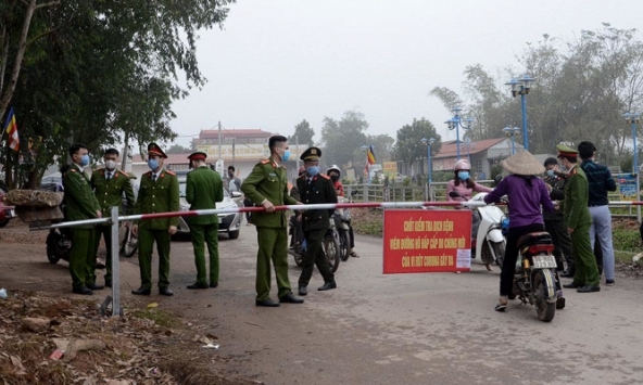 Thanh niên ở Vĩnh Phúc lên nhà bạn gái chơi khiến 13 người bị cách ly