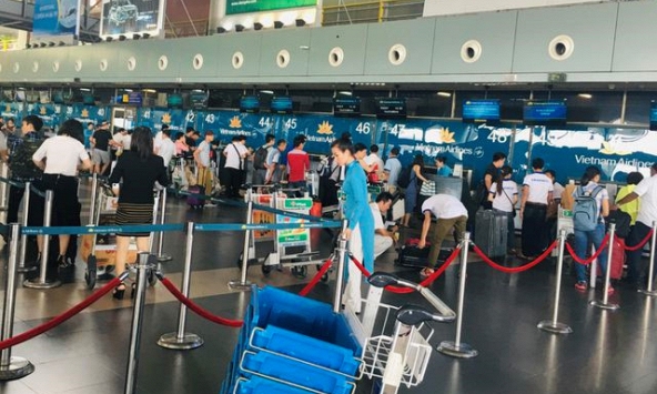 Giá vé máy bay khứ hồi TP.HCM - Hà Nội giảm mạnh