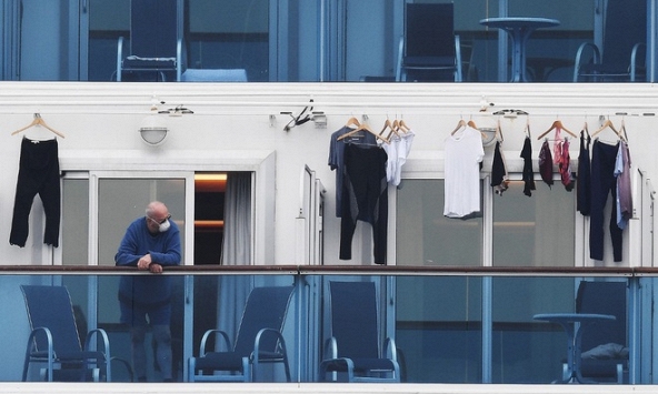 Mỹ tiến hành sơ tán công dân trên du thuyền có 335 người nhiễm virus covid-19 ở Nhật Bản