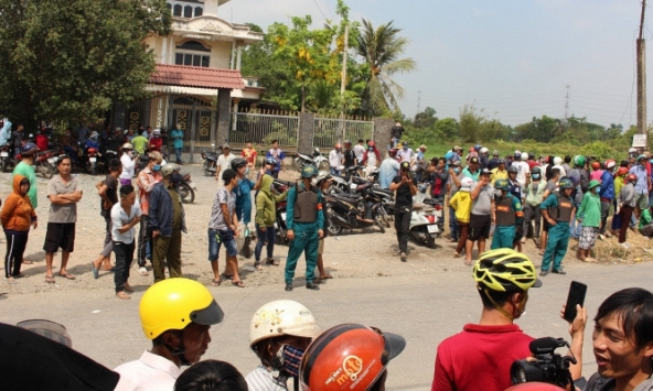 Tụ tập xem vây bắt tội phạm có thể bị xử phạt tội gì? 