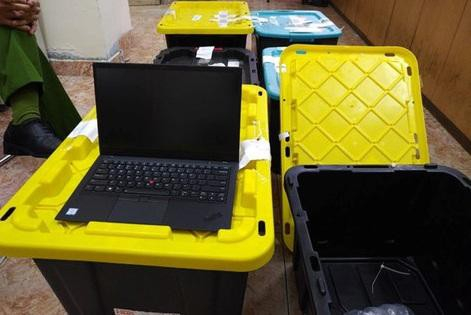 Triệt phá đường dây nhập lậu máy tính và điện thoại từ Mỹ về Việt Nam