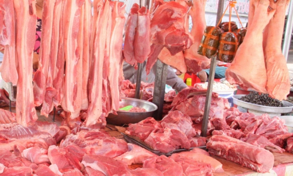 Giá thịt heo vẫn cao “ngất ngưỡng', Bộ Công thương nói gì?