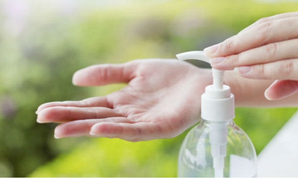 Dùng nước sát khuẩn tay cho trẻ cần lưu ý những gì?