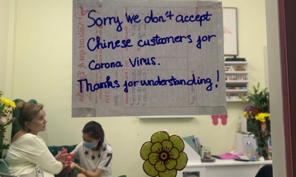 Người châu Á bị  giễu cợt, phê phán và cự tuyệt vì corona 