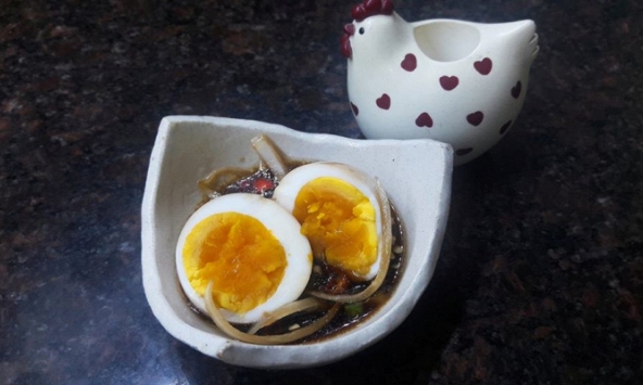 Biến tấu với trứng hồng đào ngâm nước tương