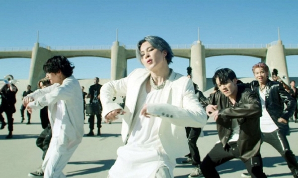 BTS họp báo qua Youtube tránh covid-19, Jin trả lời về kế hoạch nhập ngũ