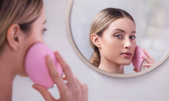 Da mụn nên chọn máy rửa mặt nào?