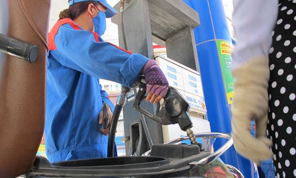 Giá xăng, dầu đồng loạt giảm nhẹ