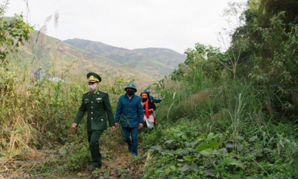 7 tỉnh biên giới Việt Nam lập chốt trực 24/24 tại các đường mòn, lối mở biên giới chặn covid-19