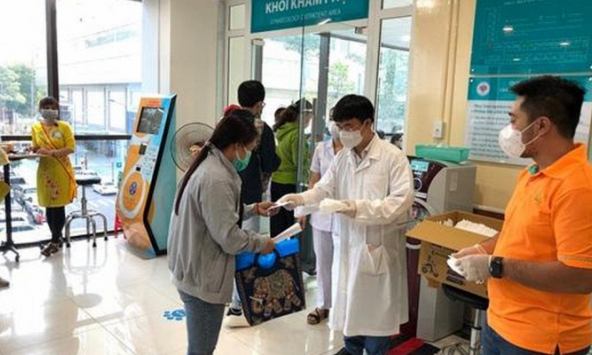 Bác sĩ viện Tai Mũi Họng Trung ương: Xin đừng phát chẩn khẩu trang y tế ở bên ngoài