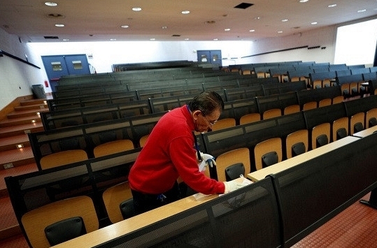 Thầy hiệu trưởng trường học ở Italy viết thư trấn an học sinh giữa mùa dịch bệnh