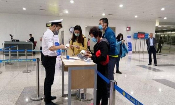 Từ 7/3, khách từ cộng đồng châu Âu và Campuchia đến Việt Nam phải khai báo y tế