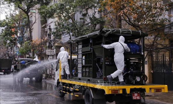 Điều trị bệnh do COVID-19, Việt Nam có nên thu phí?  