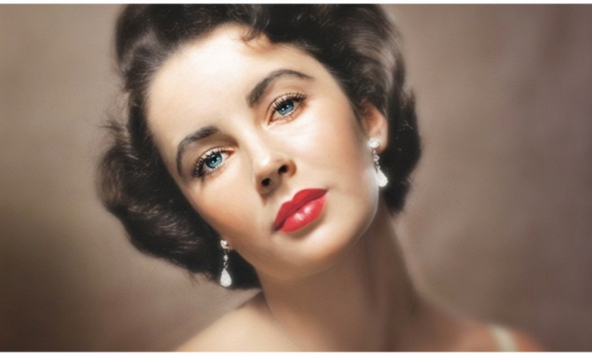 Màu son đỏ và hành trình của biểu tượng nữ quyền