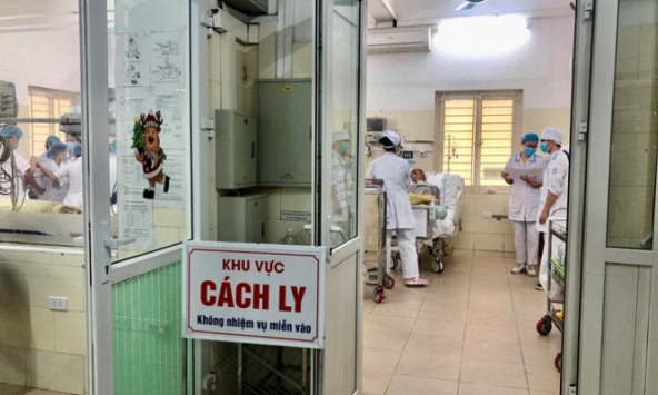 Hà Nội đưa vào theo dõi sức khoẻ 64 người sau khi rà soát người nhập cảnh từ 7/3