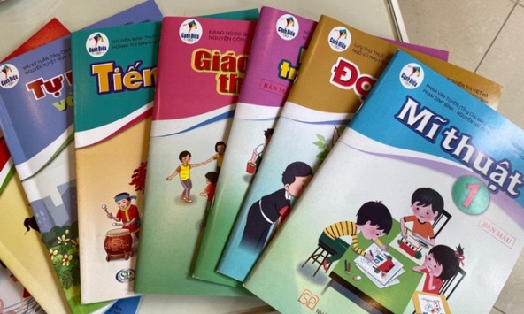 Bộ SGK lớp 1 có giá đắt hơn 4 lần so với SGK hiện hành