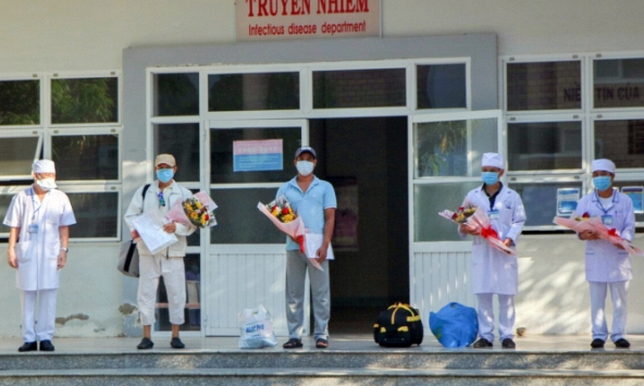 Hai bệnh nhân 61 và 67 ở Ninh Thuận xuất viện