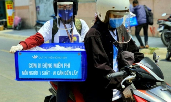 Thôi kệ, lá rách đùm lá tả tơi!