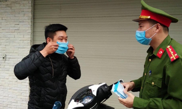 Những trường hợp nào được coi là ra đường khi cần thiết?